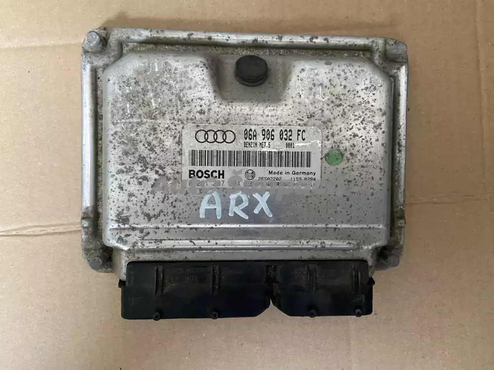 06A 906 0032 FC, ECU, ŘJ MOTOR